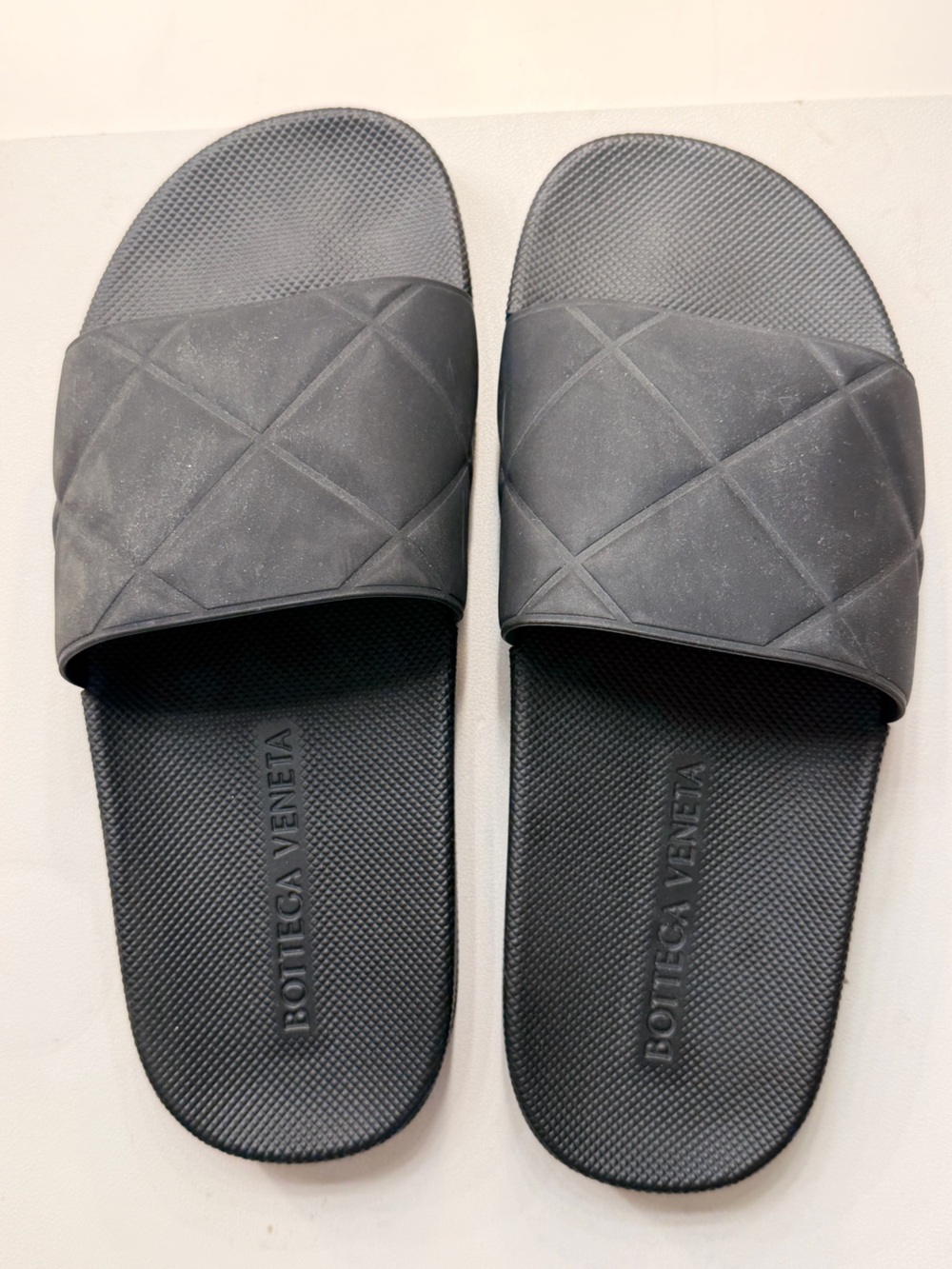 Bottega Veneta Men’s Black Quilted Slide Sandals